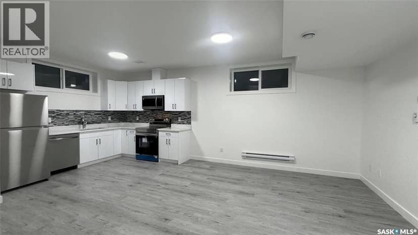 443 Yuel CRESCENT — photo 17 of 24