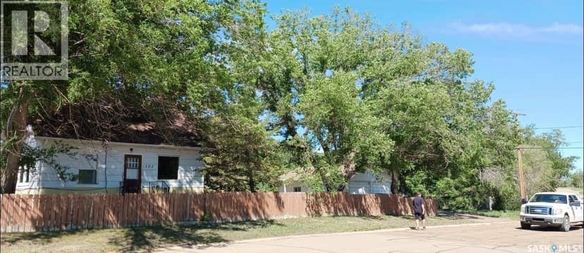 102 1st AVENUE E, Coronach, photo 4