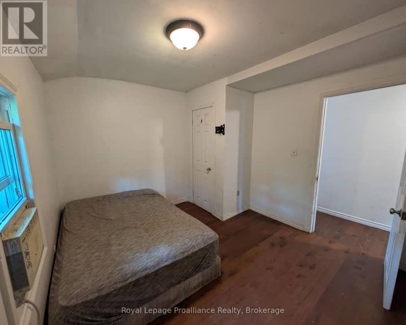 4310 Henderson Road — photo 12 of 28