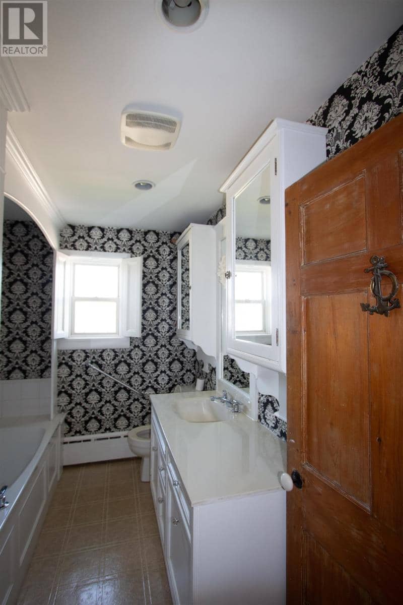 288 Notre Dame Street — photo 13 of 19