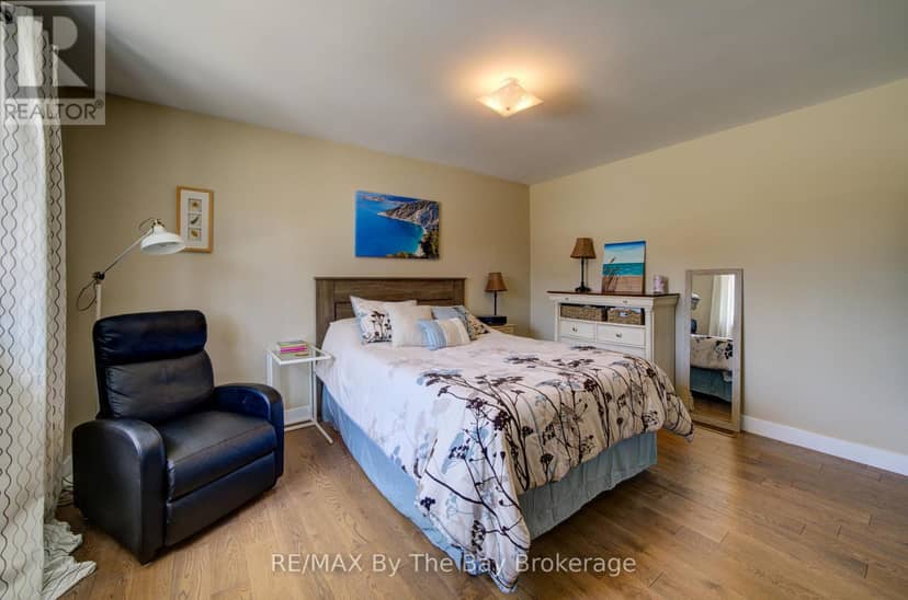 9 Frederick Drive — photo 14 of 38