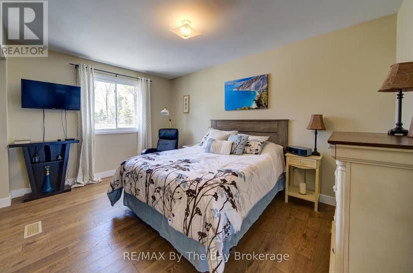 9 Frederick Drive — photo 13 of 38
