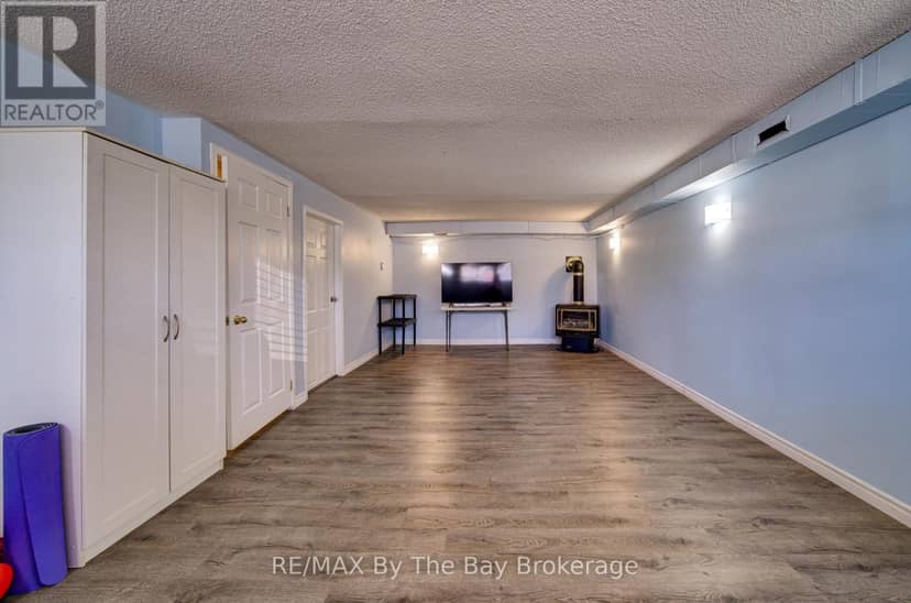 9 Frederick Drive — photo 19 of 38