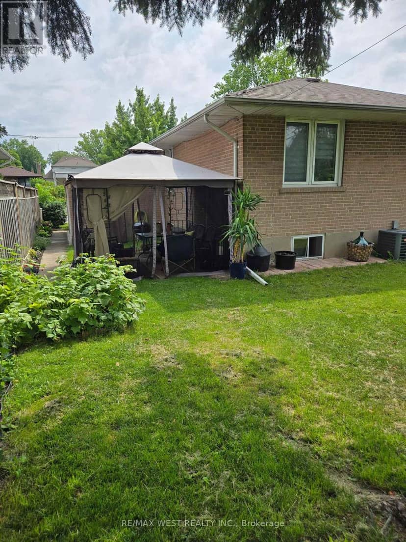 26 Nipissing Drive — photo 7 of 13