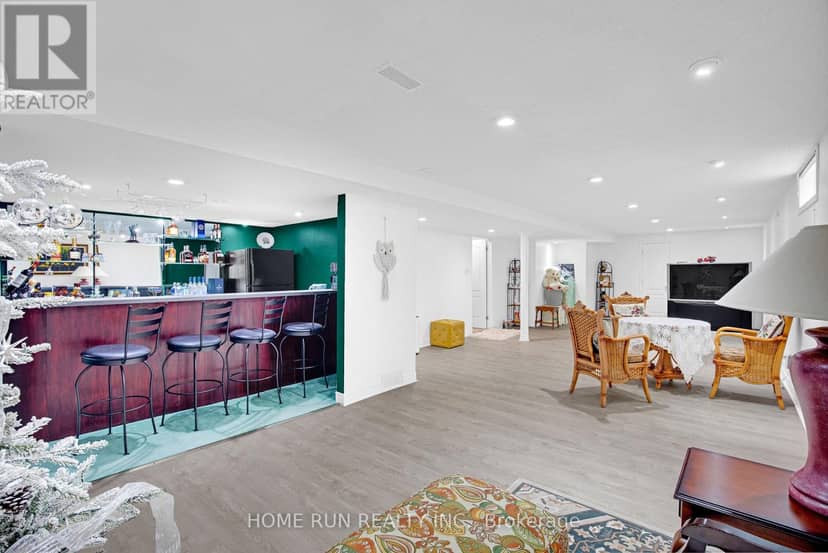 6 Zokol Crescent — photo 31 of 40