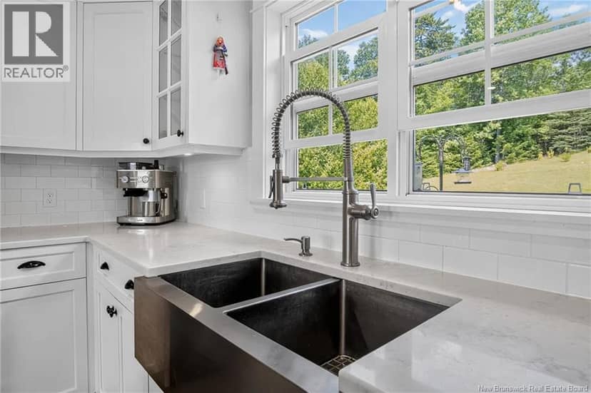 6 Donald Road — photo 15 of 40