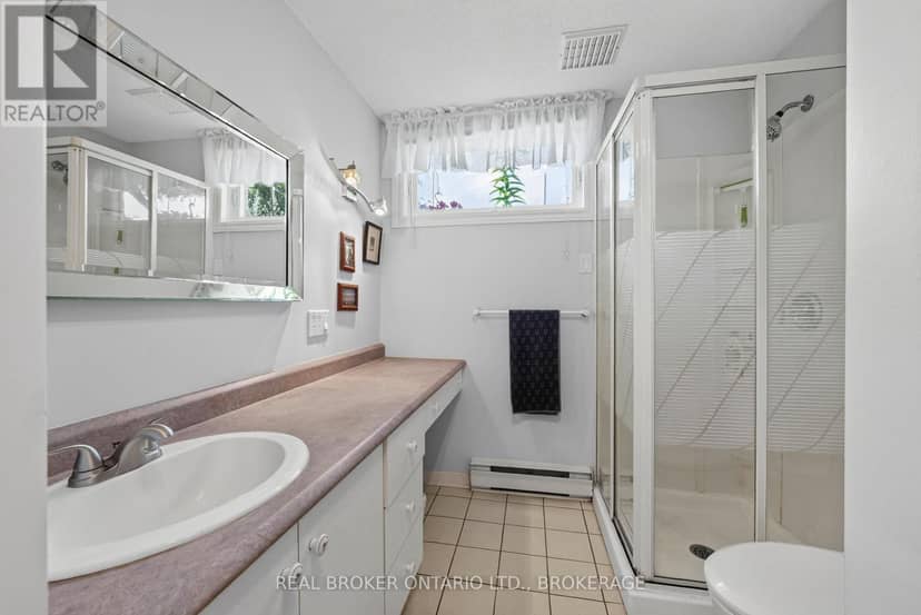 11 Albert Street — photo 31 of 40