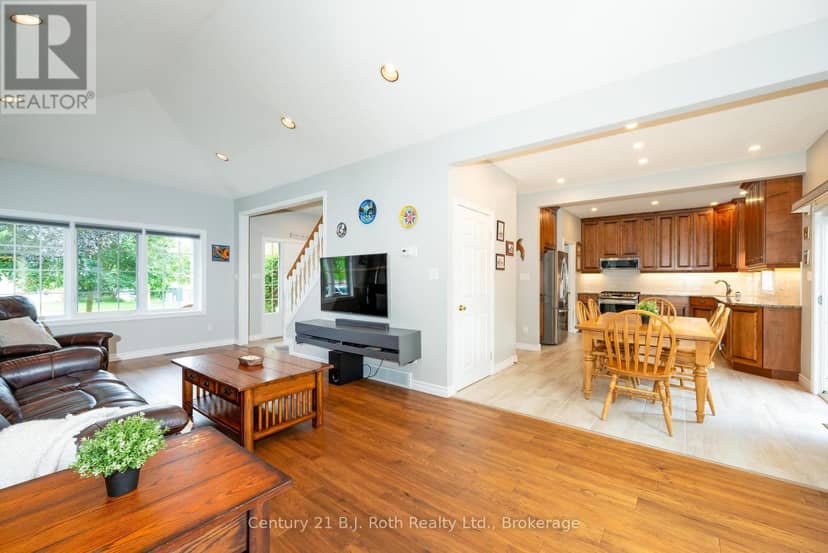 58 Meredith Drive — photo 5 of 36
