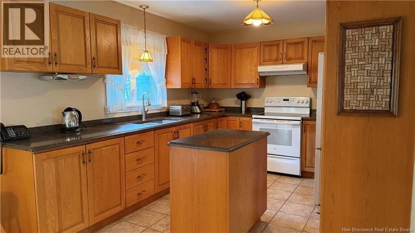 56 Premiere Avenue, Sainte-Anne-De-Madawaska, photo 2