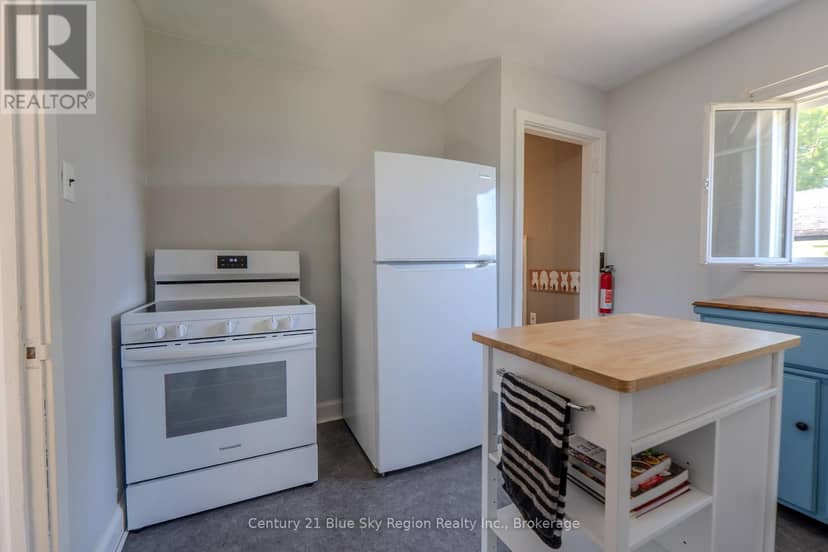 80 Spruce Drive — photo 9 of 34