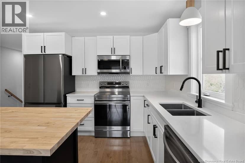329 Hampton Road — photo 11 of 40