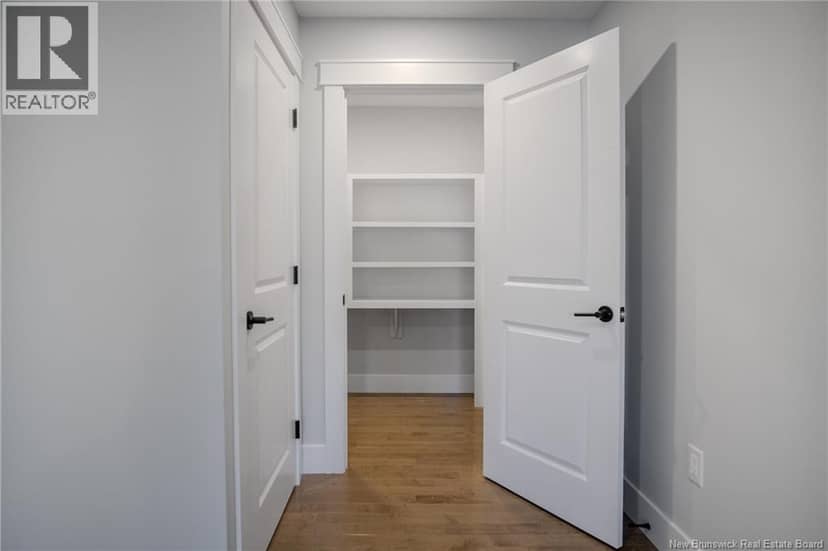 329 Hampton Road — photo 15 of 40