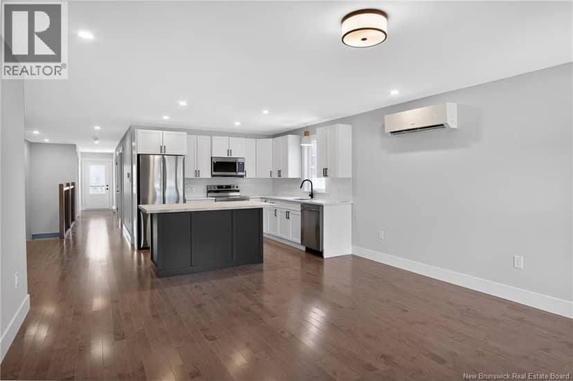 329 Hampton Road — photo 6 of 40