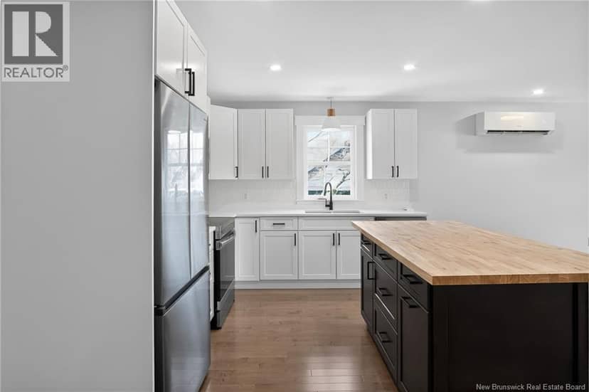 329 Hampton Road — photo 9 of 40