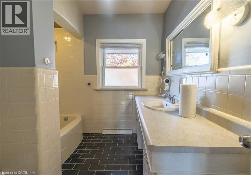 11 BELMONT Avenue W — photo 33 of 40