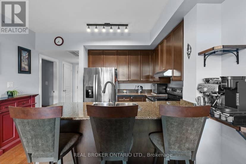 302 - 1 Shipyard Lane — photo 5 of 40