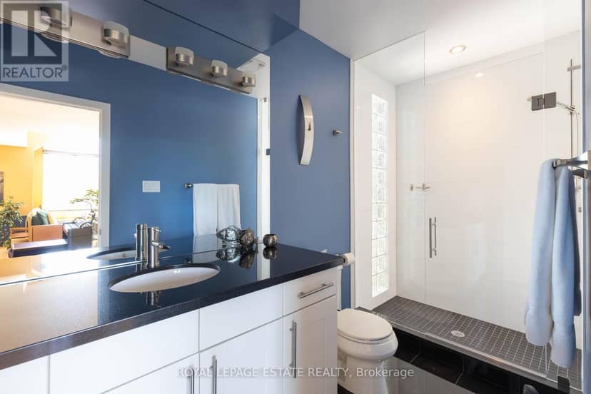 432 Queen Street E — photo 10 of 36