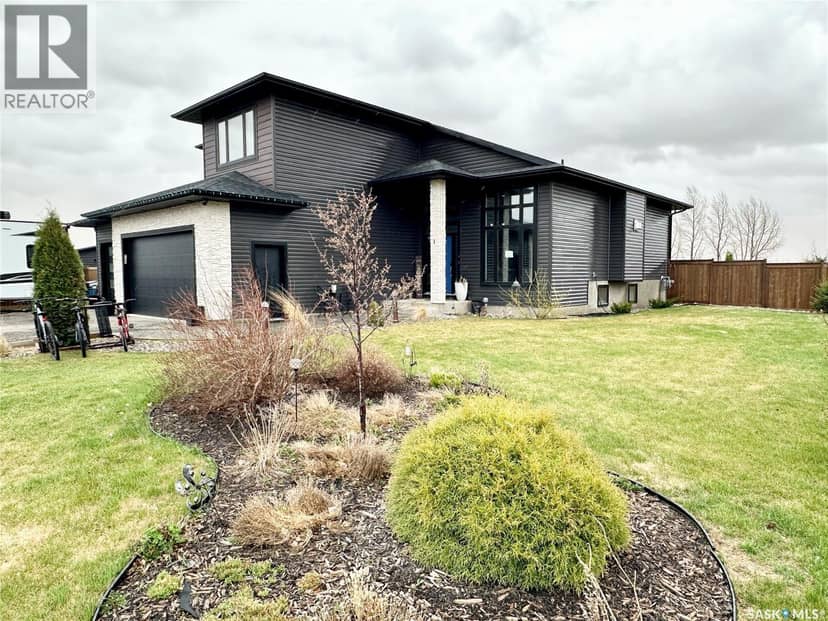 1 Lloyd AVENUE — photo 34 of 40