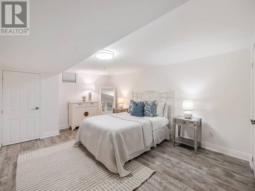2160 Aintree Terrace — photo 34 of 40