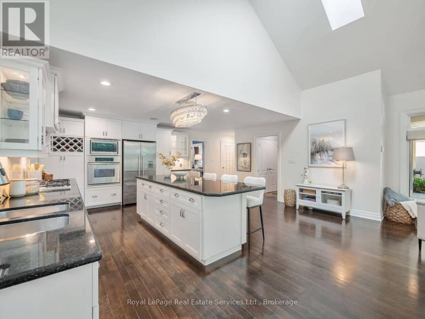 2160 Aintree Terrace — photo 8 of 40