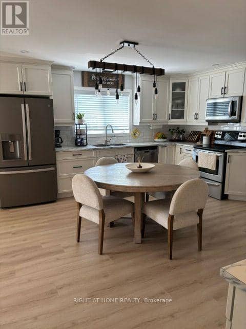 407 King Street — photo 4 of 20