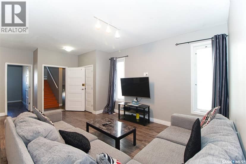 1352 Angus STREET — photo 7 of 40