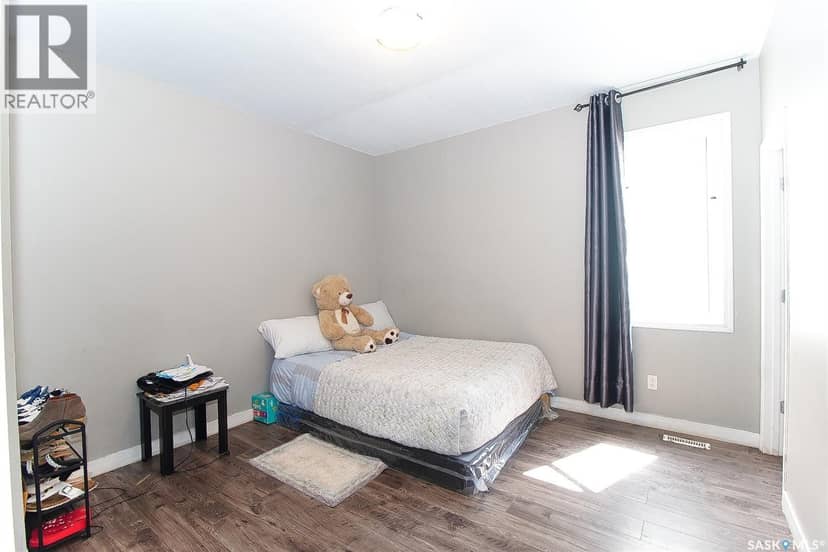 1352 Angus STREET — photo 14 of 40