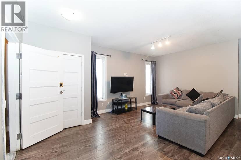 1352 Angus STREET — photo 6 of 40
