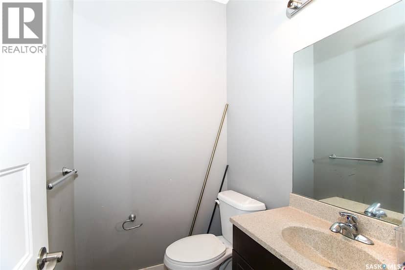 1352 Angus STREET — photo 16 of 40