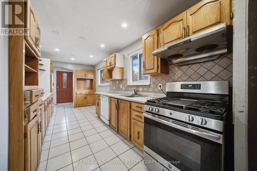 34 Seaborn Road — photo 5 of 28