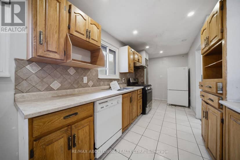 34 Seaborn Road — photo 7 of 28