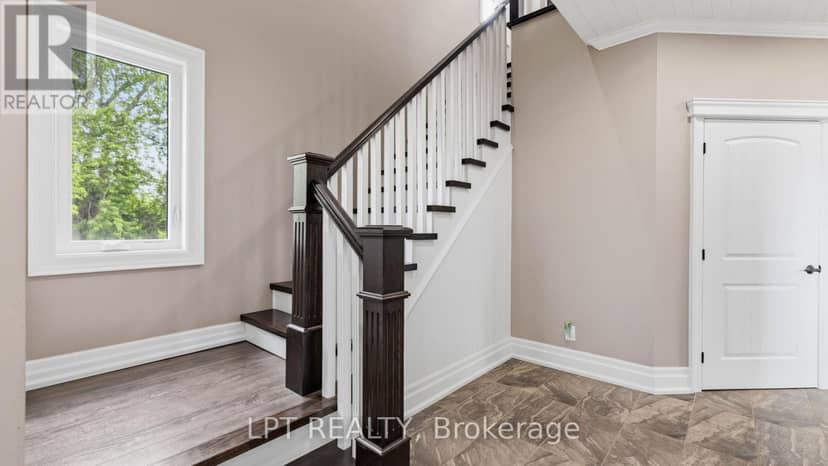165 Lake Drive E — photo 19 of 40