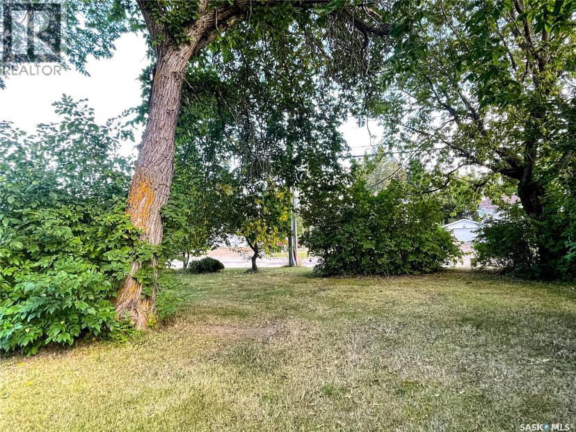 211 Centre AVENUE, Meadow Lake, photo 3