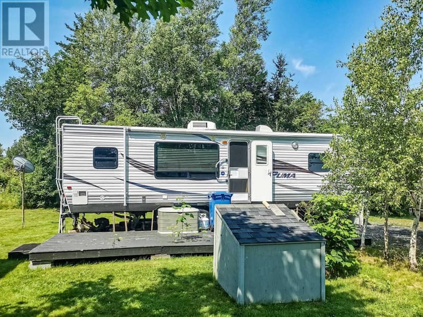 4906 Trans Canada Highway — photo 10 of 16