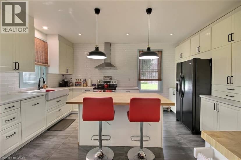 206 UNION Street E — photo 4 of 19
