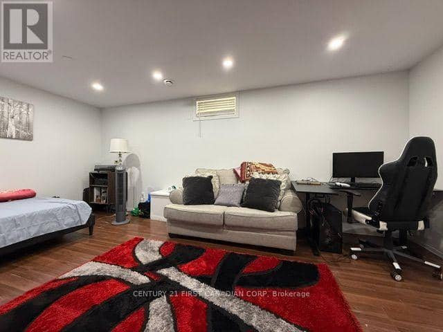 42 - 1855 Aldersbrook Road W — photo 38 of 40