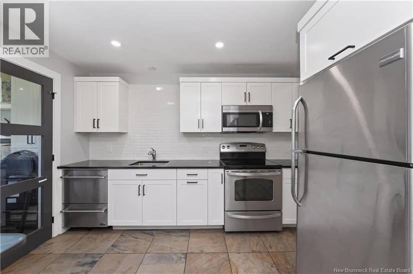 68-70 Arlington Drive — photo 12 of 40