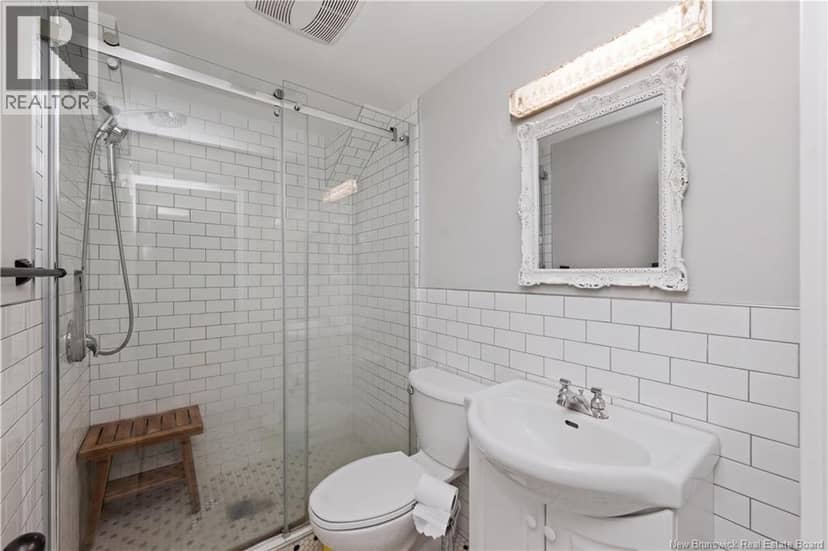 68-70 Arlington Drive — photo 22 of 40