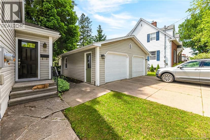 68-70 Arlington Drive — photo 4 of 40