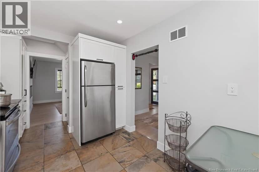 68-70 Arlington Drive — photo 14 of 40