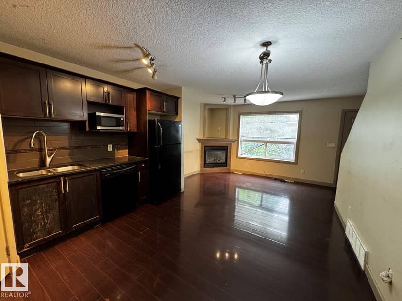 #6 1820 34 AV NW, Edmonton, photo 2