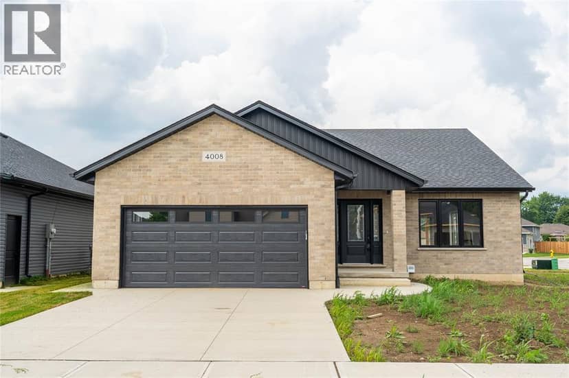4008 Greenwood Street, Petrolia