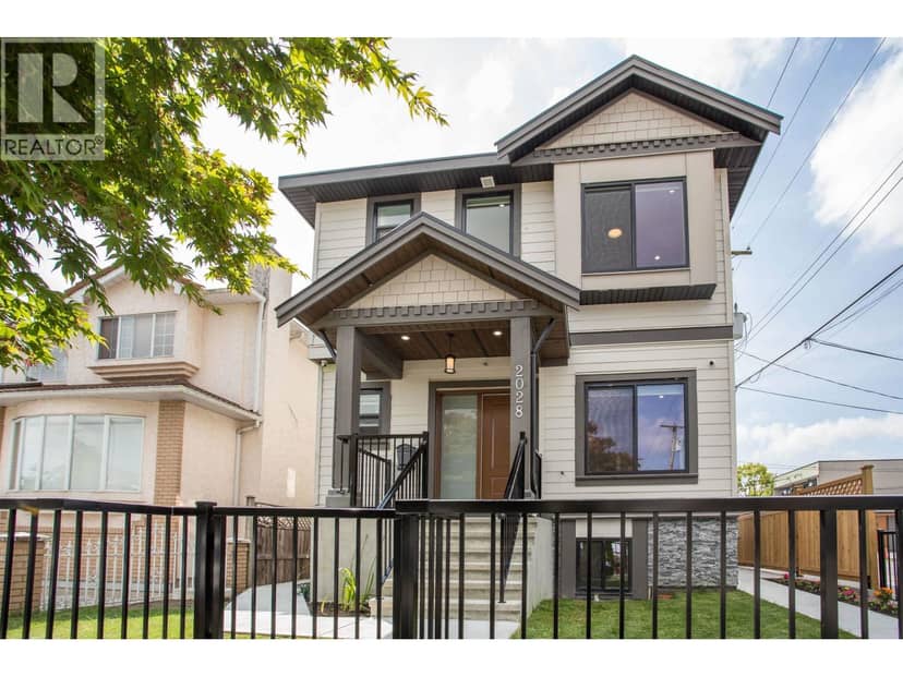 2028 E 42ND AVENUE, Vancouver, photo 2