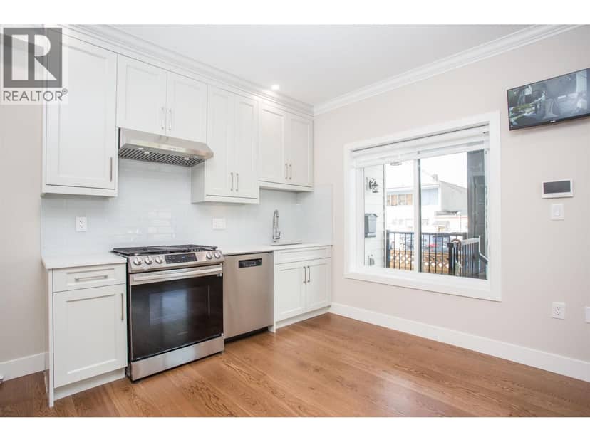 2028 E 42ND AVENUE, Vancouver, photo 3