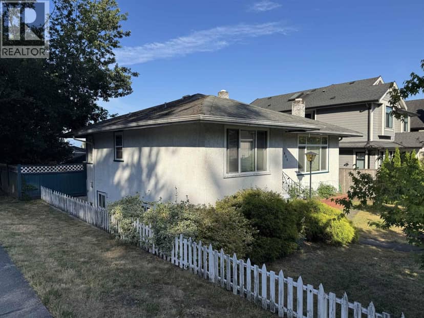 833 SCOTT STREET, New Westminster