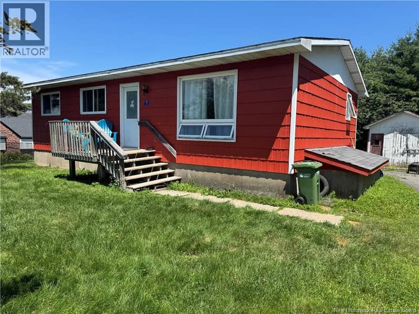 7 Donlyn Drive — photo 1 of 18