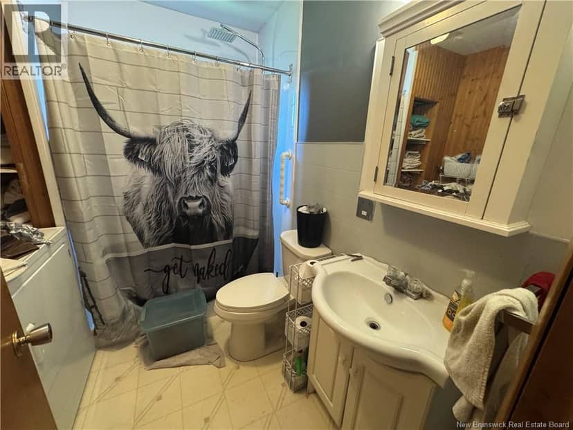 7 Donlyn Drive — photo 4 of 18