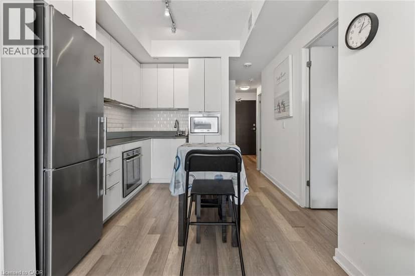 5220 DUNDAS Street Unit# 508 — photo 10 of 30