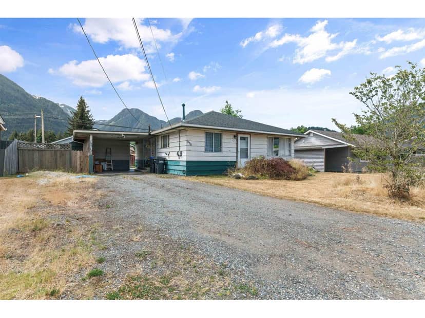578 THACKER AVENUE, Hope, Hope