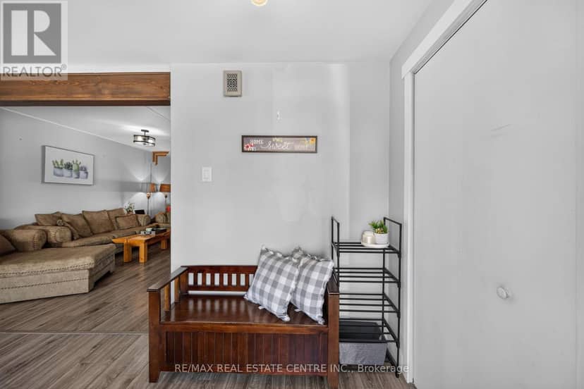 220 Paling Avenue — photo 5 of 40